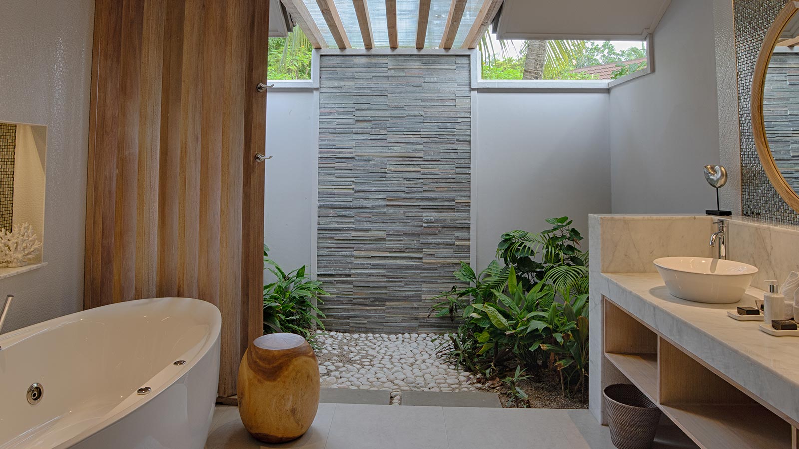 LB_Beach_Suite_Bathroom