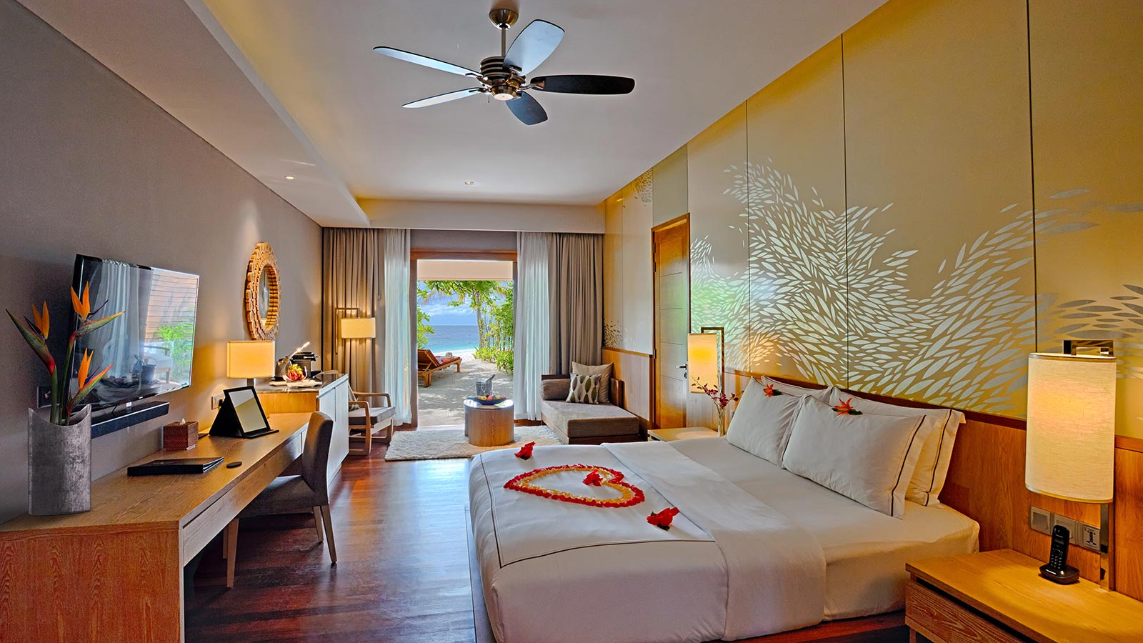 LB_Beach_Suite_Bedroom