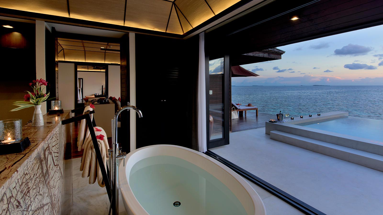 Lily_Beach_Sunset_Water_Villa_16